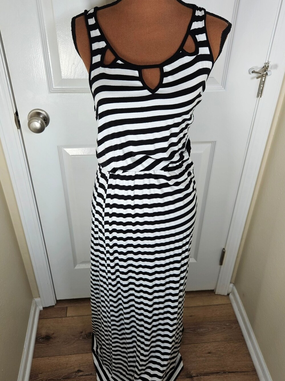 Pleione Maxi Dress Black White Stripe Keyhole Cutout Sleeveless Women's Size XS
